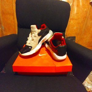 10.5 gently used NIKE JORDANS